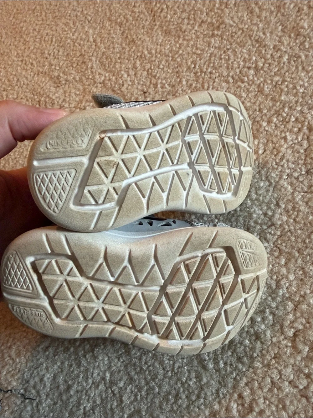 Nike Kids' Gray Mesh Velcro Sneakers Flex Run size 5C